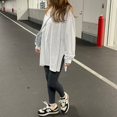 Over long t-shirts (Light gray)