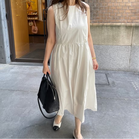 Simple box onepiece(White)