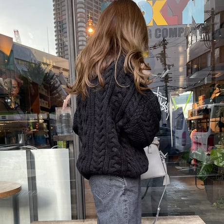 Low gauge cable knit (Black)