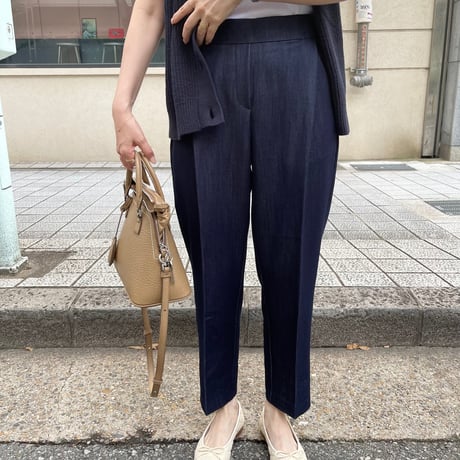 Tuck taperd pants (Blue)