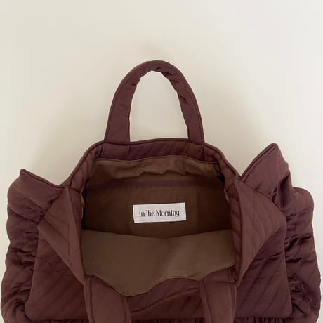 【In the morning】QUILTED RUFFLED BAG (Brown)