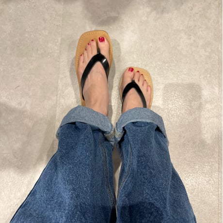 Lather flat sandal