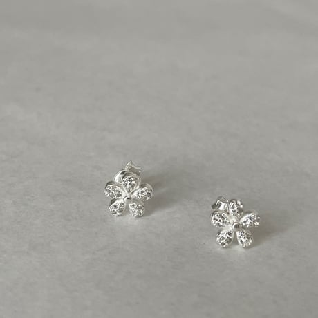 【silver925】Petite flower pierce