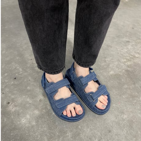 Stitch volume sandal