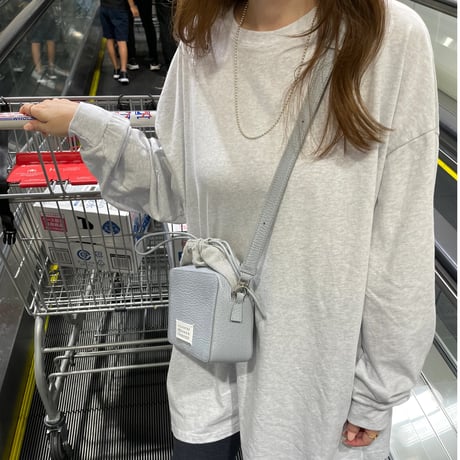 Over long t-shirts (Light gray)