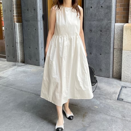 Simple box onepiece(White)