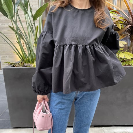 Balloon sleeve teard blouse(Black)