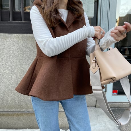 【In the morning】WOOL MOHAIR FLARE VEST(BROWN)