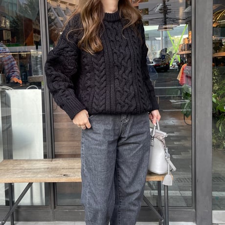 Low gauge cable knit (Black)