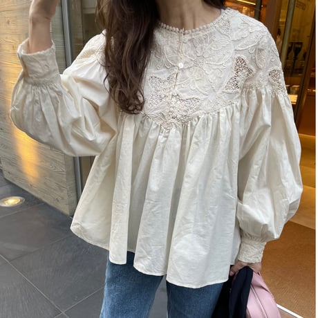Lace flare blouse