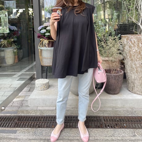 Wide flare cutsew(Black)