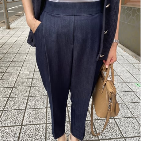Tuck taperd pants (Blue)