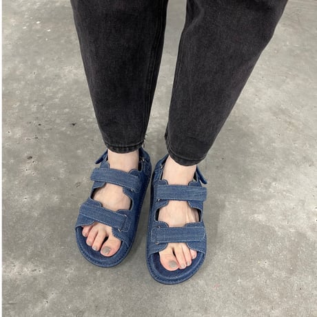 Stitch volume sandal
