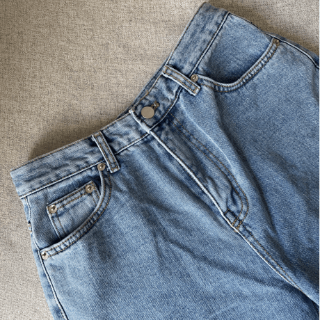 Loose fit ankle denim