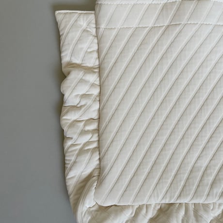 【In the morning】QUILTED RUFFLED BAG (Ivory)