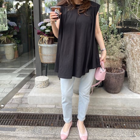 Wide flare cutsew(Black)