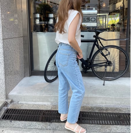 Loose fit ankle denim