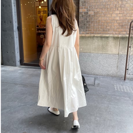 Simple box onepiece(White)