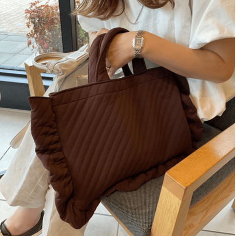 【In the morning】QUILTED RUFFLED BAG (Brown)