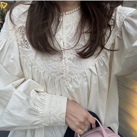 Lace flare blouse