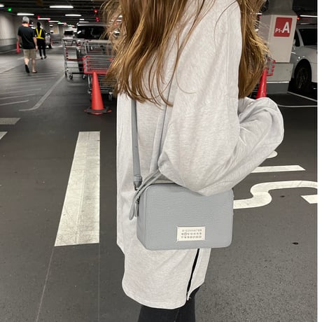 Over long t-shirts (Light gray)