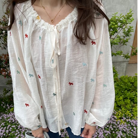 Embroidery ribbon blouse