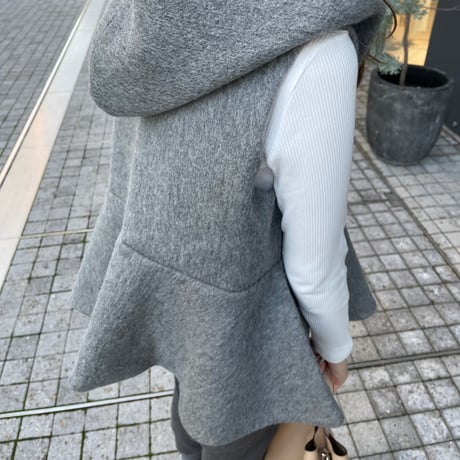 【In the morning】WOOL MOHAIR FLARE VEST (GRAY)