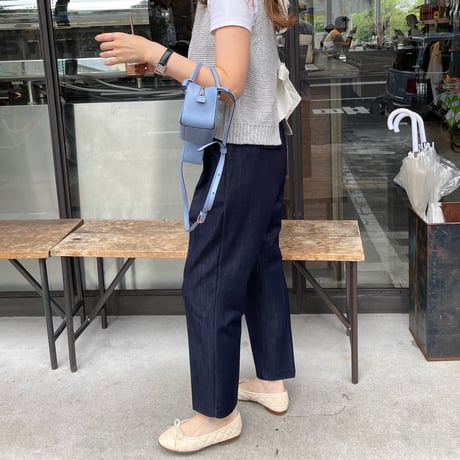 Tuck taperd pants (Blue)