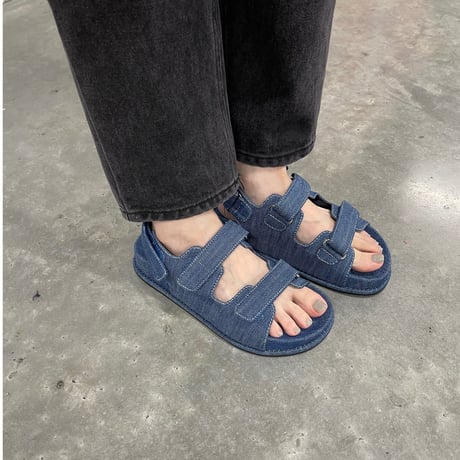 Stitch volume sandal