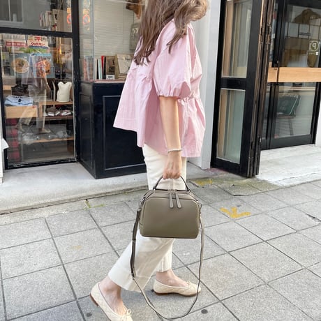 Compact leather bag(Garage)
