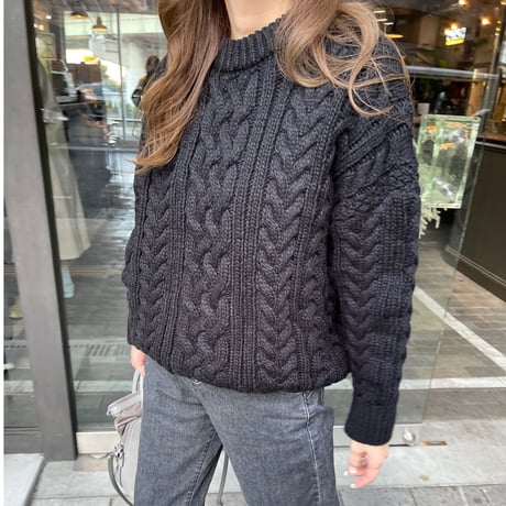 Low gauge cable knit (Black)