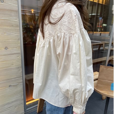 Lace flare blouse