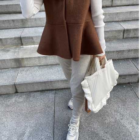 【In the morning】QUILTED RUFFLED BAG (Ivory)