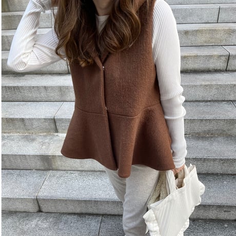 【In the morning】WOOL MOHAIR FLARE VEST(BROWN)
