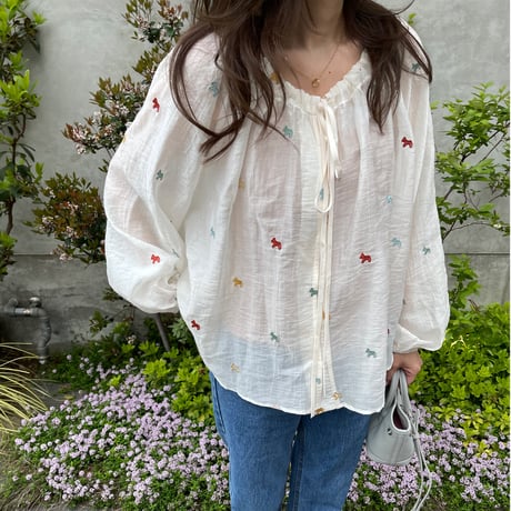 Embroidery ribbon blouse
