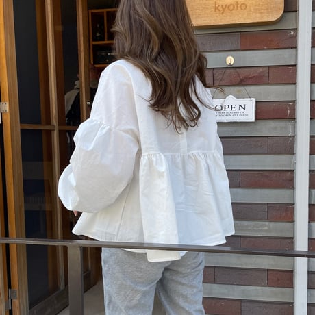 Balloon sleeve teard blouse(White)