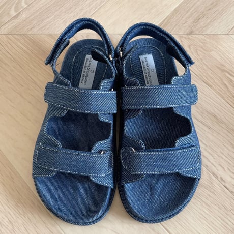 Stitch volume sandal