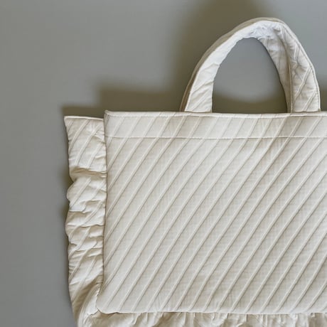 【In the morning】QUILTED RUFFLED BAG (Ivory)