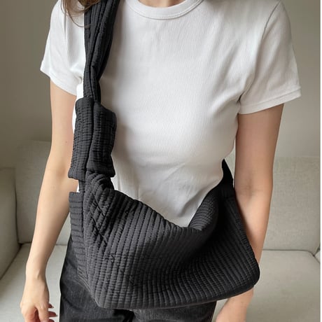 Quilting croissant bag(Black)