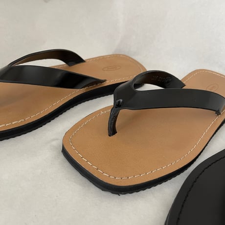 Lather flat sandal