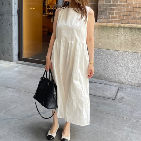 Simple box onepiece(White)