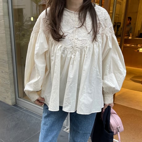 Lace flare blouse