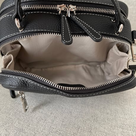 Compact leather bag(Black)