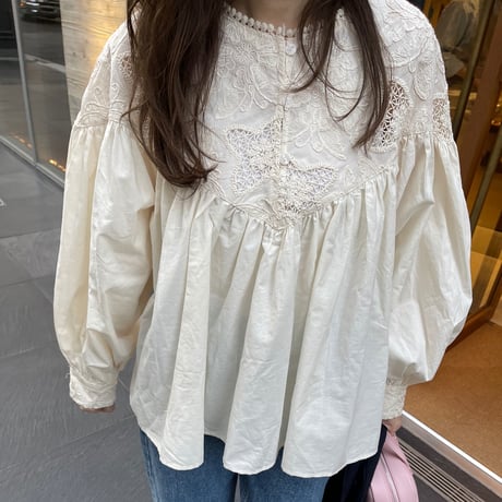 Lace flare blouse