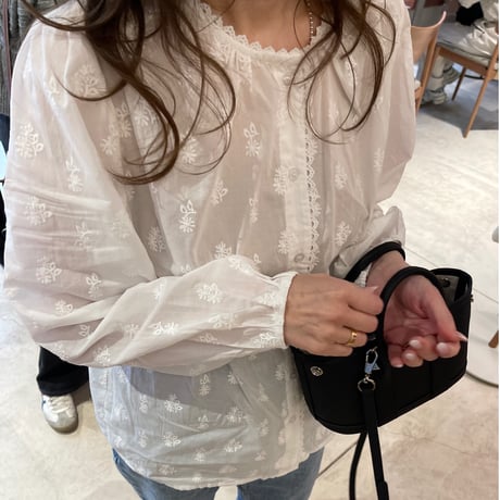 Flower lace blouse