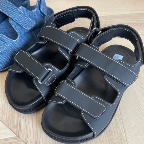 Stitch volume sandal