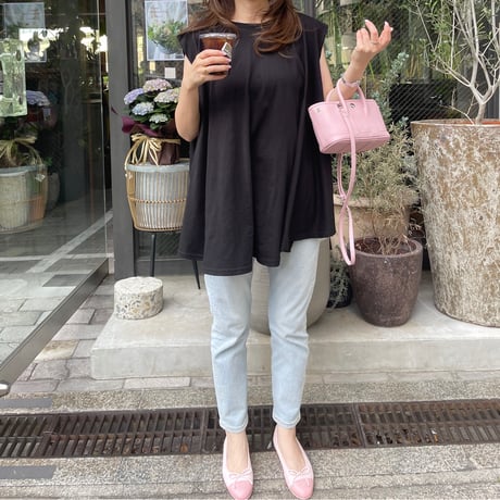 Wide flare cutsew(Black)