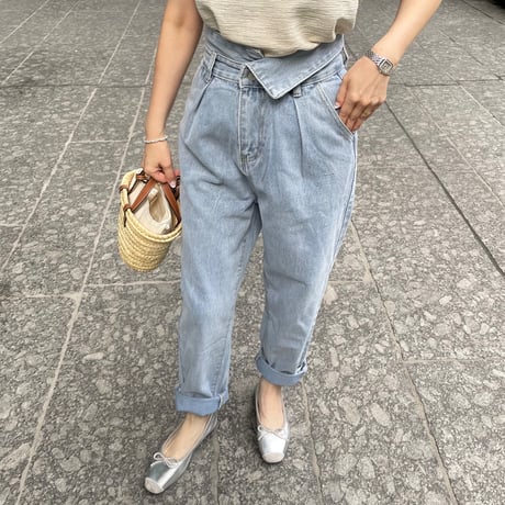 High-waist jogger denim