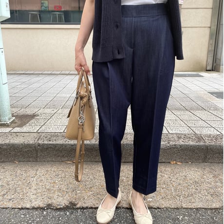 Tuck taperd pants (Blue)