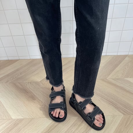 Stitch volume sandal